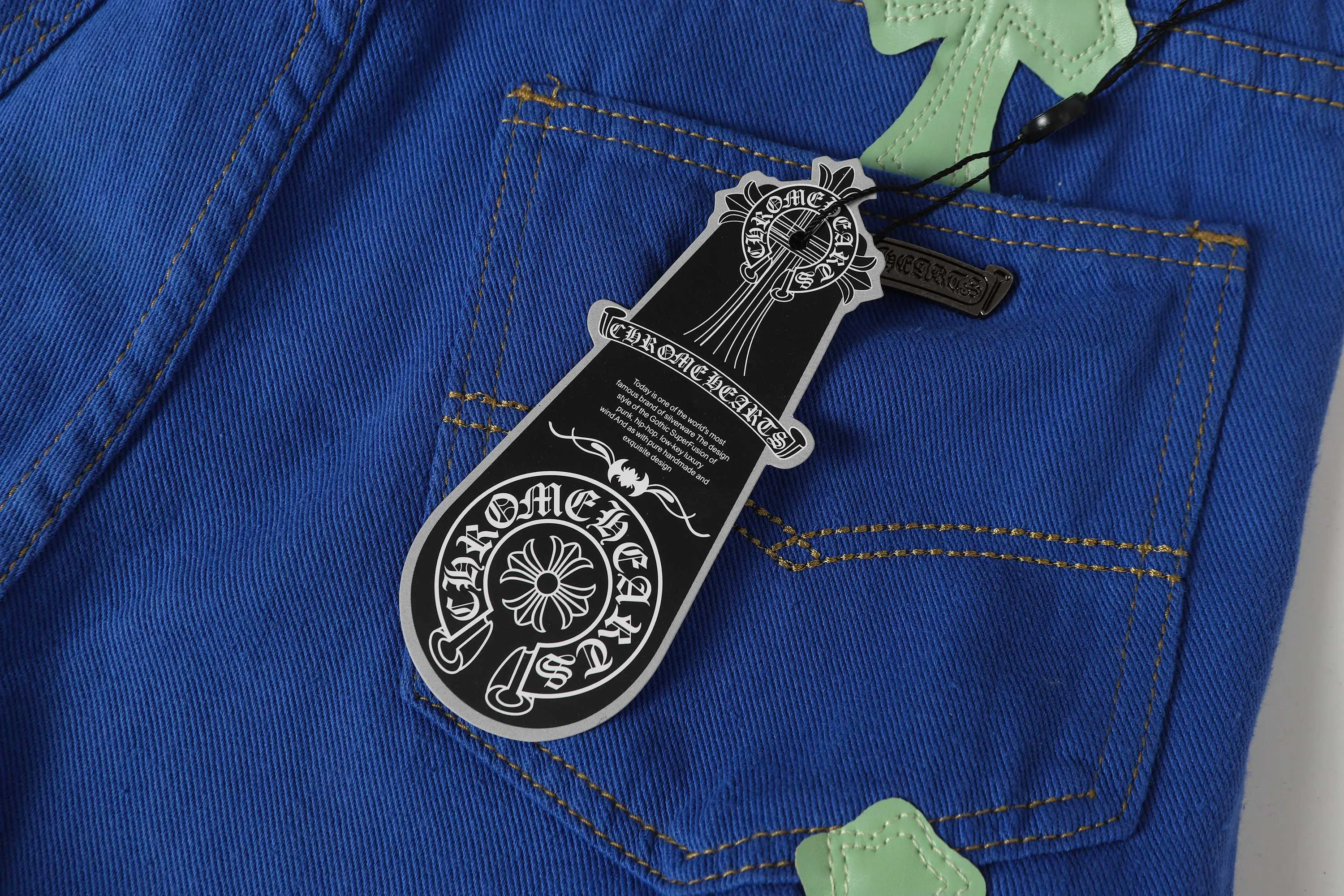 P280 -Chrome Hearts/Chrome Hearts 25ss classic colorful leather cross washed color fabric unisex denim trousers -Vibe style straight stacked god-level version -Carbon fine bias denim color fabric -Old vintage complete set of hardware - Chrome Hearts high version uses high-ounce custom fabrics, fermentation washing and soft color fixation, soft and thick to wear. The details are all hand-polished and crafted. All-over jacquard fabrics unique design style through multiple processes to create a full retro feel Niche unique non-contrasting shirt Customized distressed spray-painted buttons Craftsmanship in every detail Color: Picture color Code number: 28-36